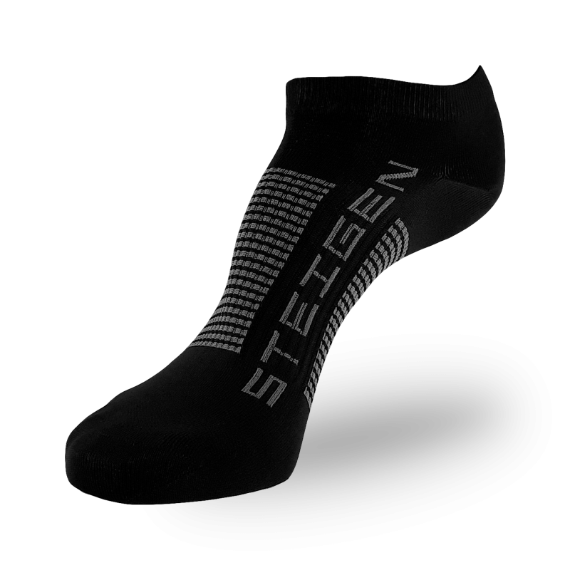 Chaussettes techniques respirantes avec coussinet avant-pied pour un confort maximal.