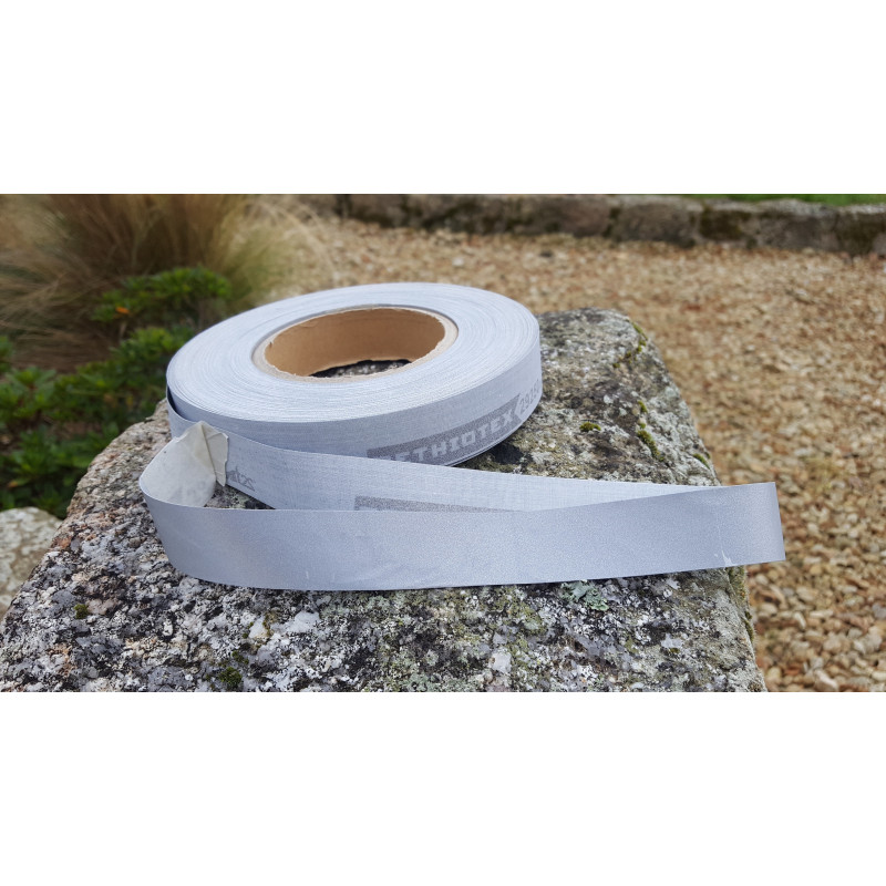 Toile réfléchissante autocollante pour la nuit - 25mm*50mètres Toile réfléchissante autocollante pour la nuit - 25mm*50mètres